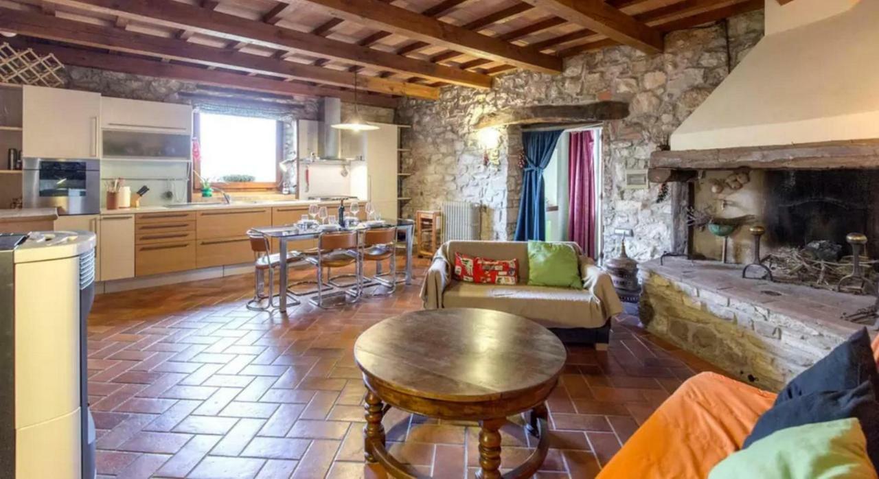 Casa Mazzocchi Vista Su Poppi Βίλα Εξωτερικό φωτογραφία
